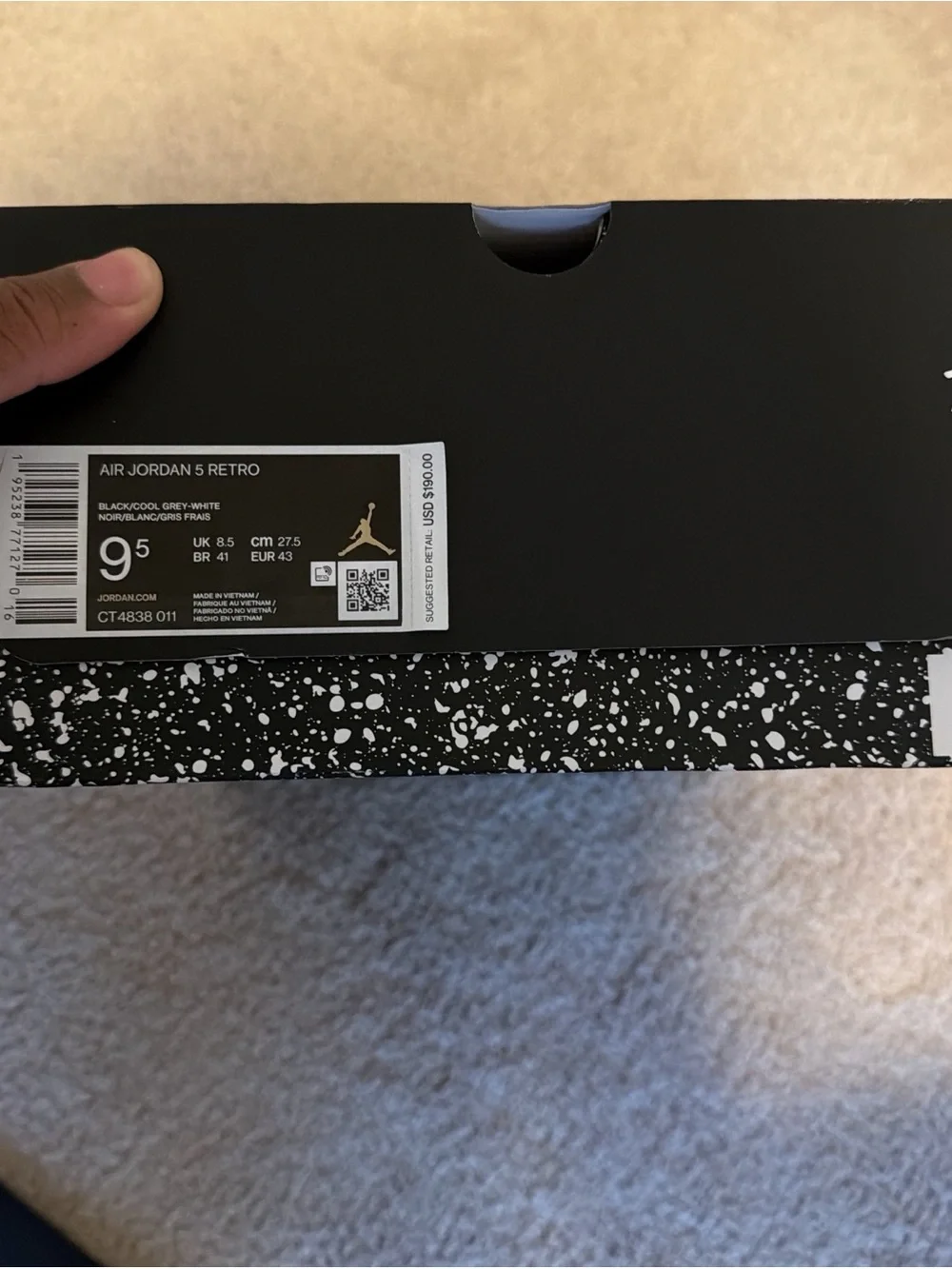 Jordan Men's Black and White Retro Sneakers
